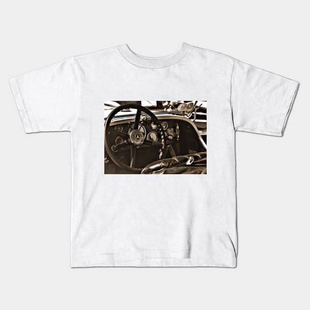 Cars Of Yesterday 3 Kids T-Shirt by DeVerviers